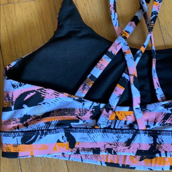 Lululemon Energy Bra - Picture 6 of 7